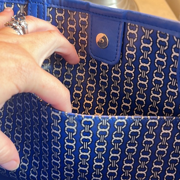 EUC Tory Burch chain link handbag! - Picture 2 of 4